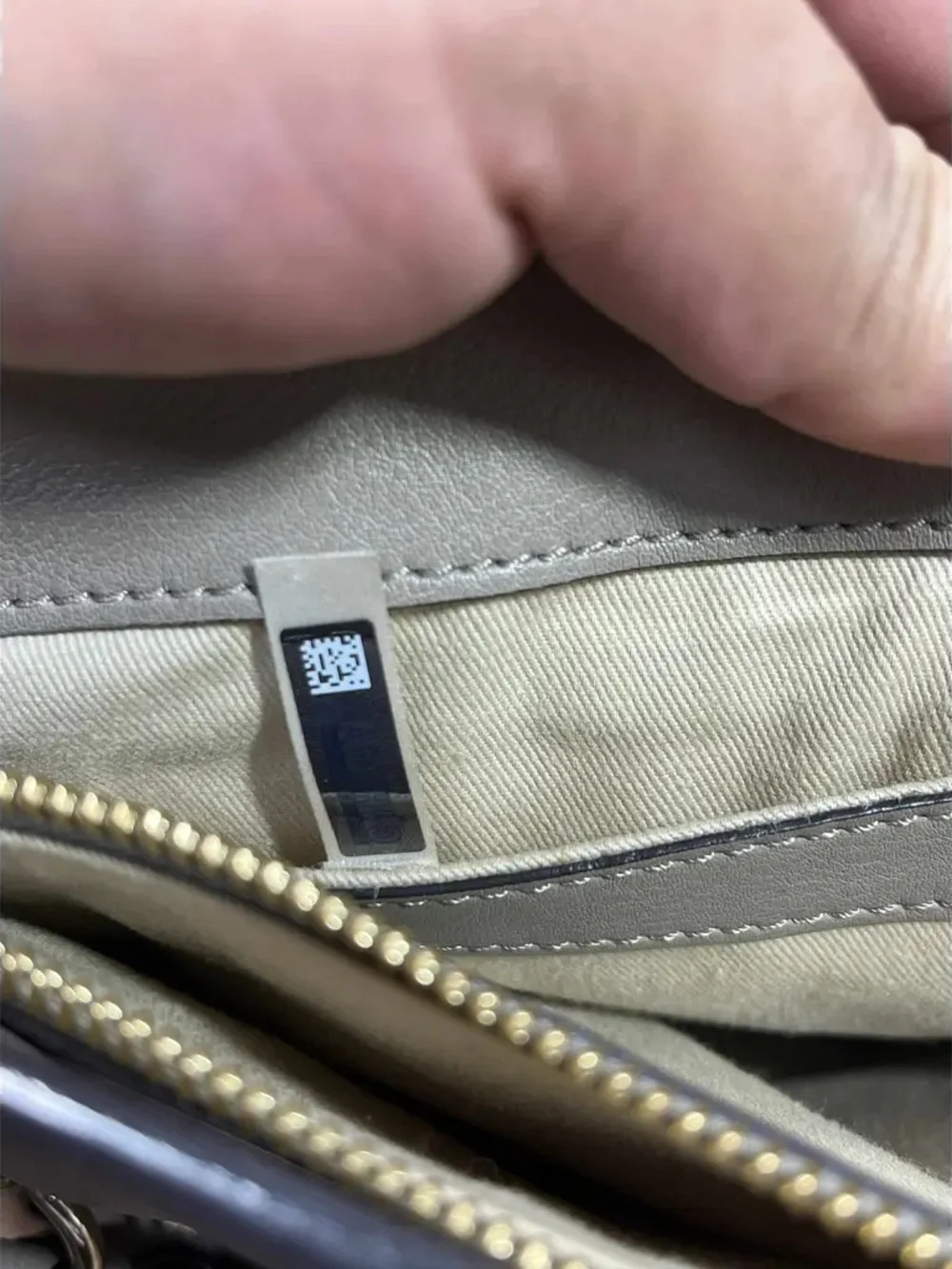 Chloe Faye Day Bag - Picture 7 of 11